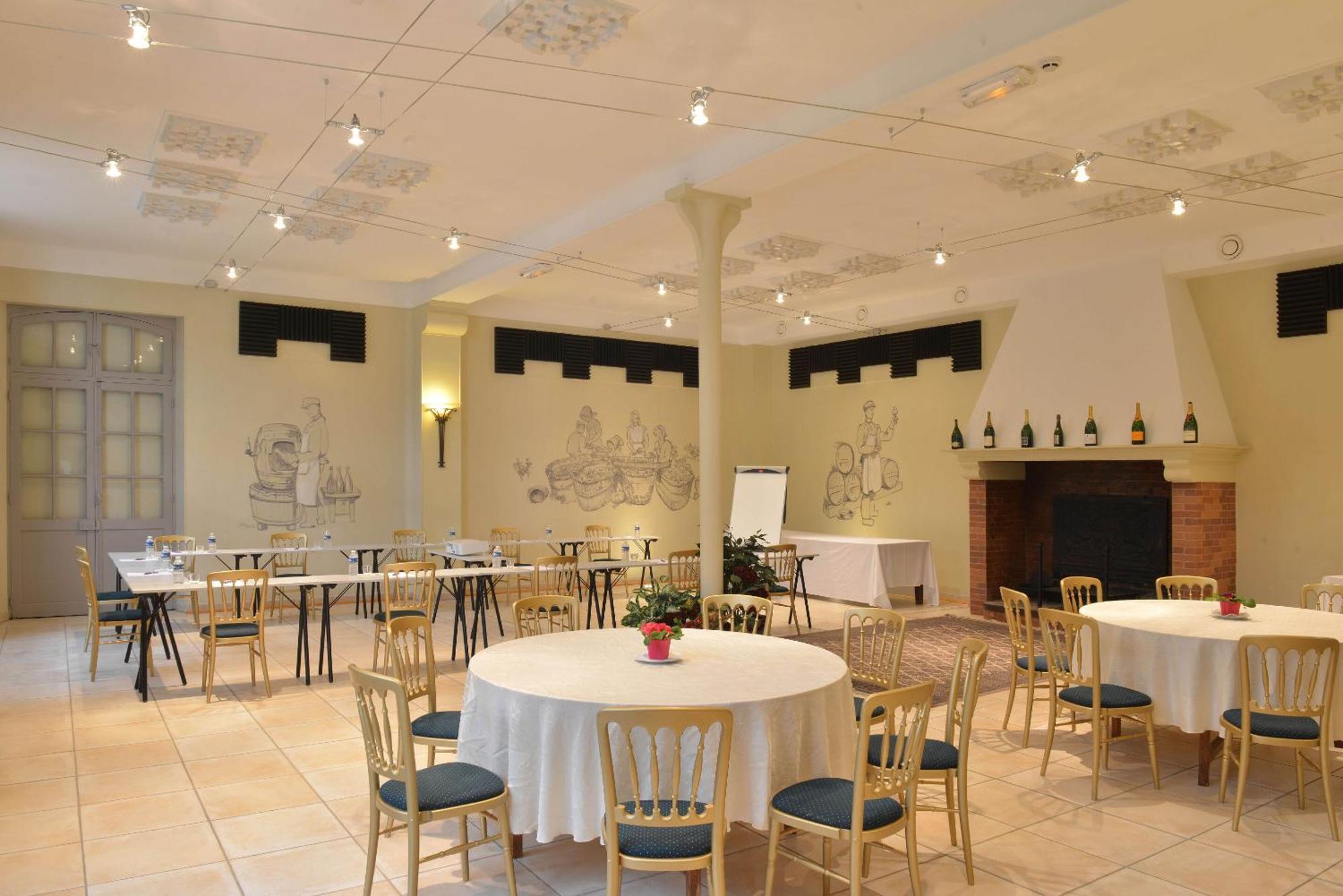 Hotel Castel Jeanson Ay-Champagne Zewnętrze zdjęcie