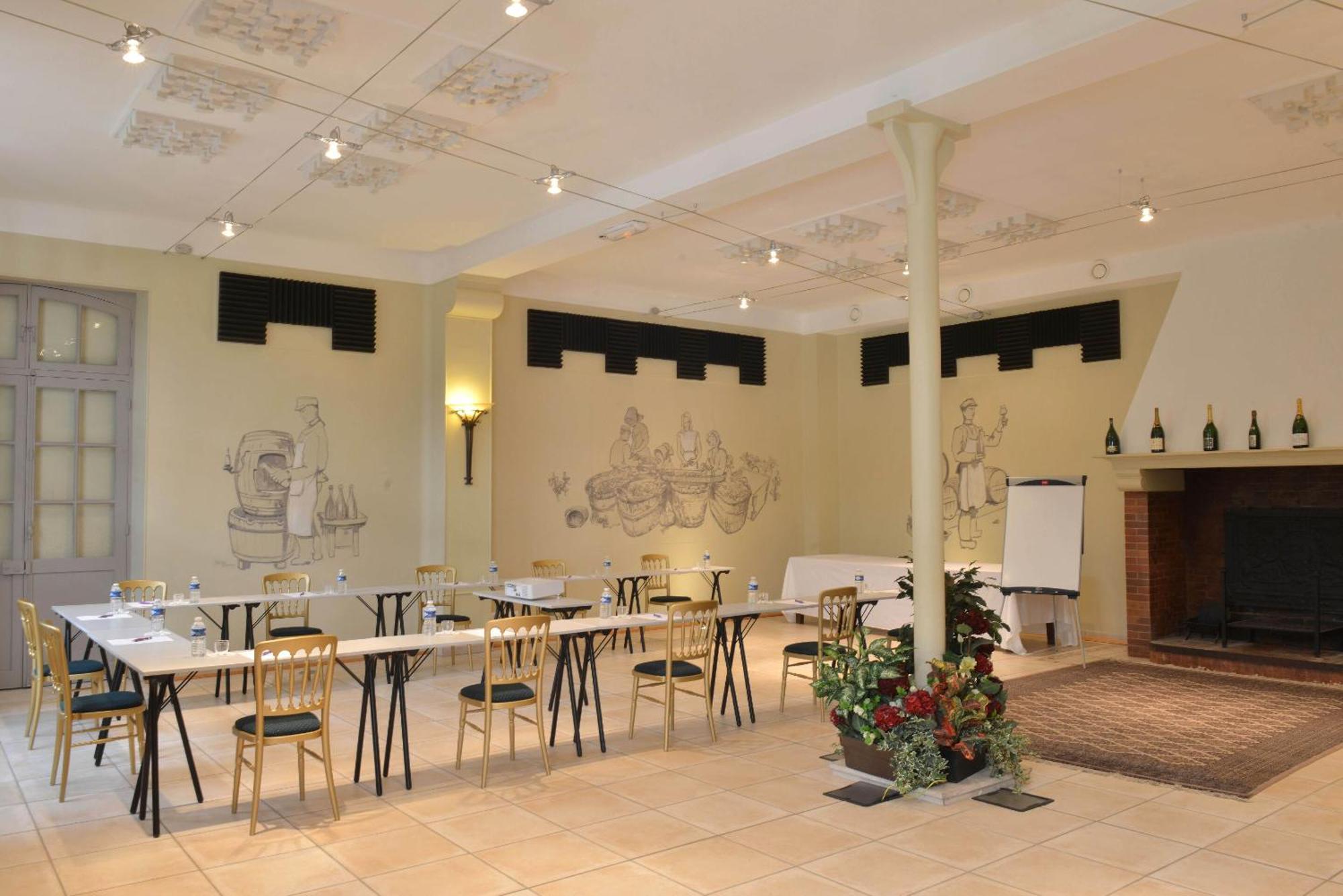 Hotel Castel Jeanson Ay-Champagne Zewnętrze zdjęcie